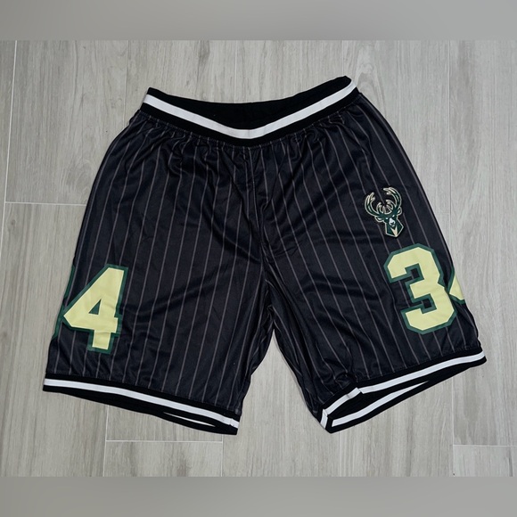 Milwaukee Bucks Shorts - Picture 1 of 3